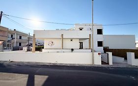 Donna Ginevra Rooms - A soli 300m dalla Spiaggia